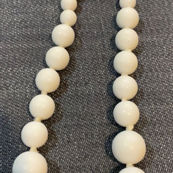 Set of five beaded necklaces - Picture 8 of 10